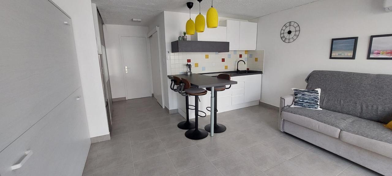 Charme Du Cap D'Agde Apartment Bagian luar foto
