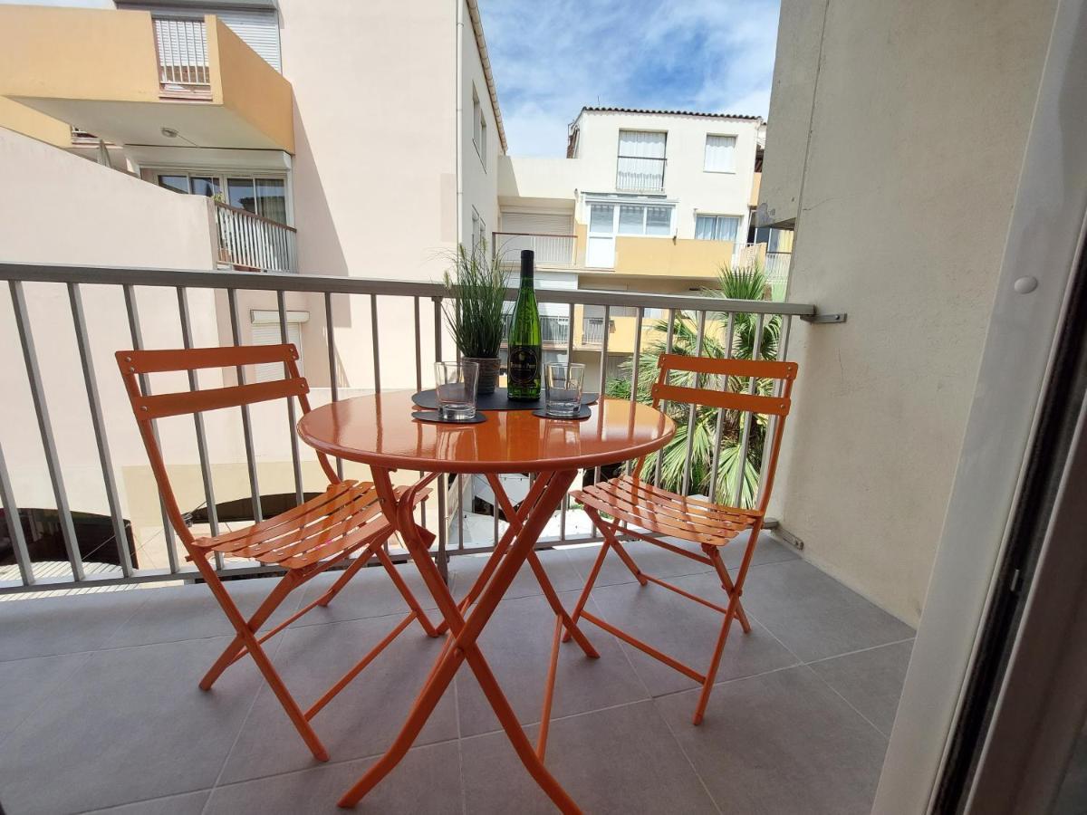 Charme Du Cap D'Agde Apartment Bagian luar foto