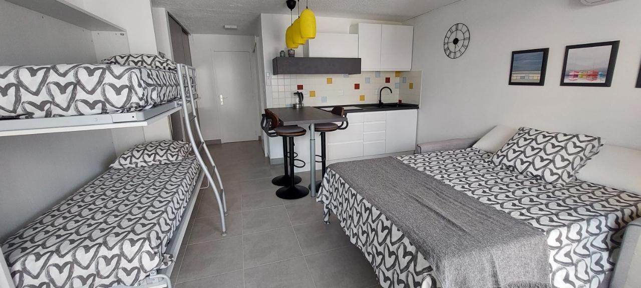 Charme Du Cap D'Agde Apartment Bagian luar foto